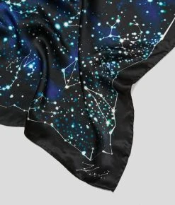 KARL LAGERFELD SCHAL MIT GALAXY-PRINT