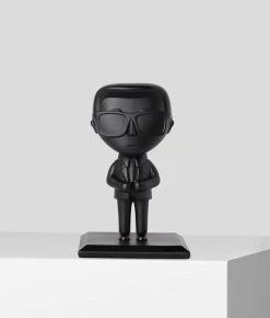 KARL LAGERFELD K/IKONIK KARL-STATUE